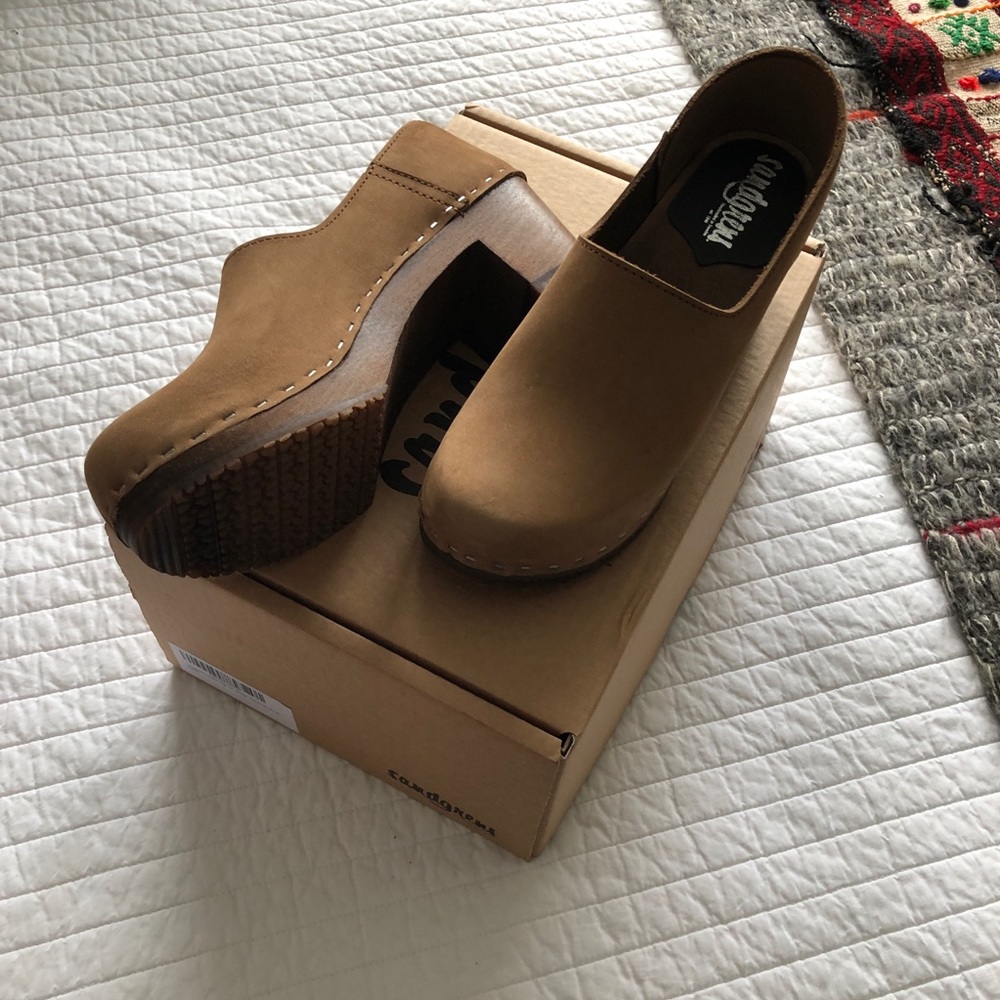 Sandgrens “Bridget” High Heel Clogs Tan sz 39